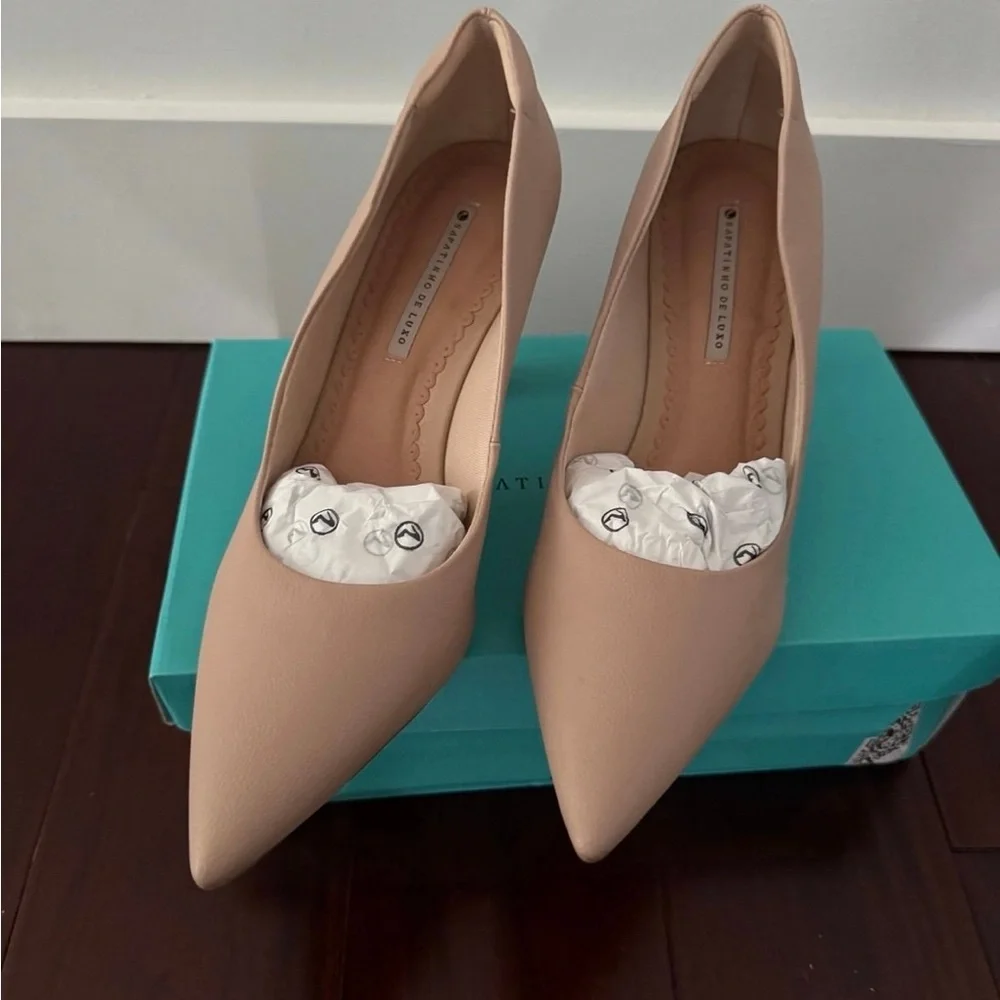 New Tan leather pointed toe heels pumps size 9 stylish day night comfort classic